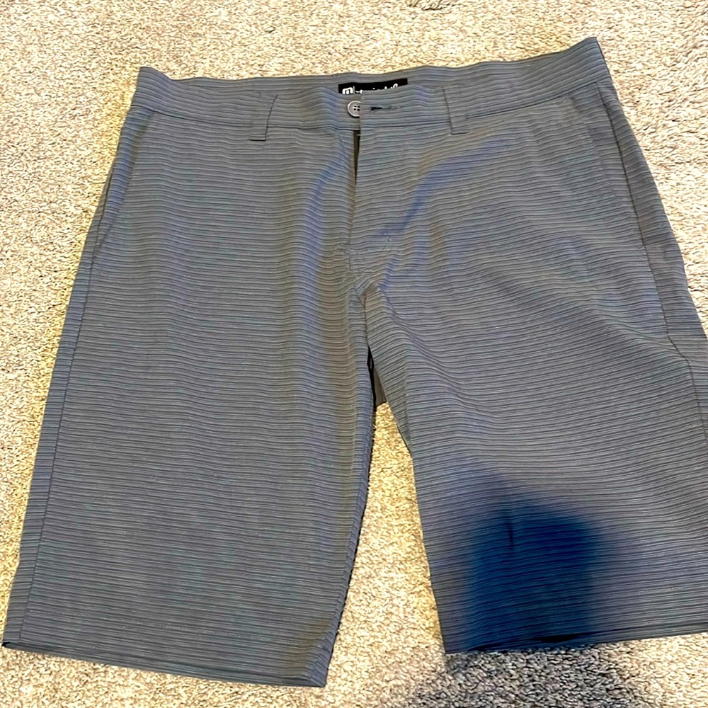 Travis Mathew’s shorts 34